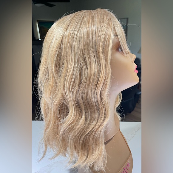 HAIR, 16” Wavy, center part, bangs, Blonde - Picture 7 of 11